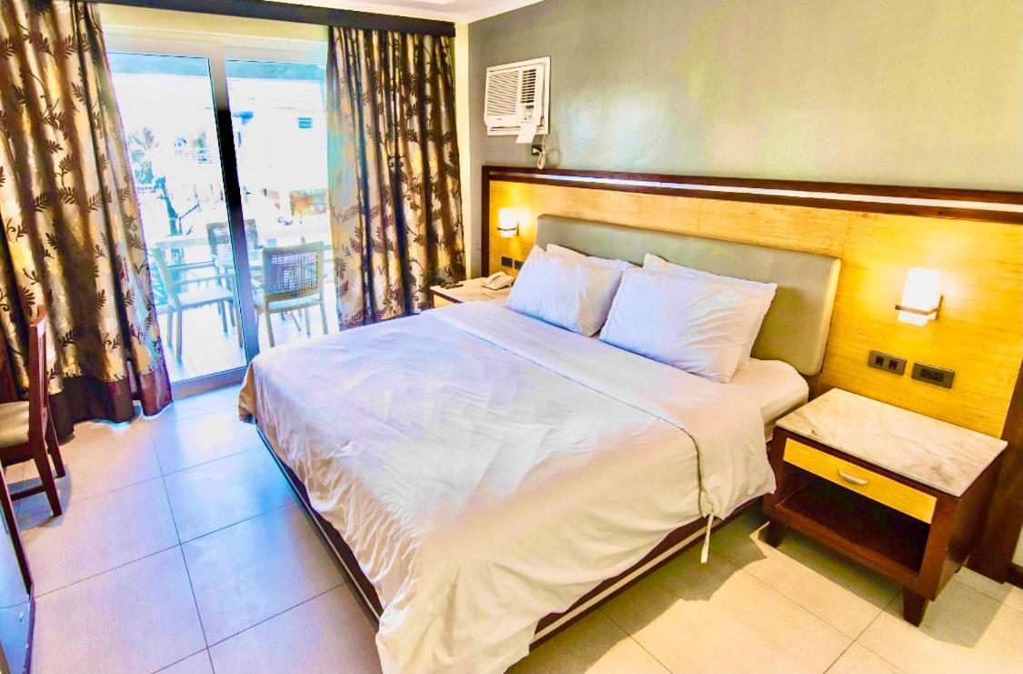 Mo2 Westown Hotel Iloilo Eksteriør billede