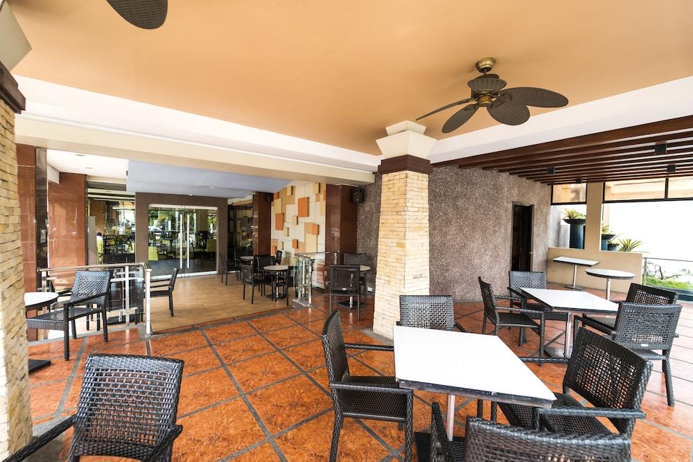 Mo2 Westown Hotel Iloilo Eksteriør billede