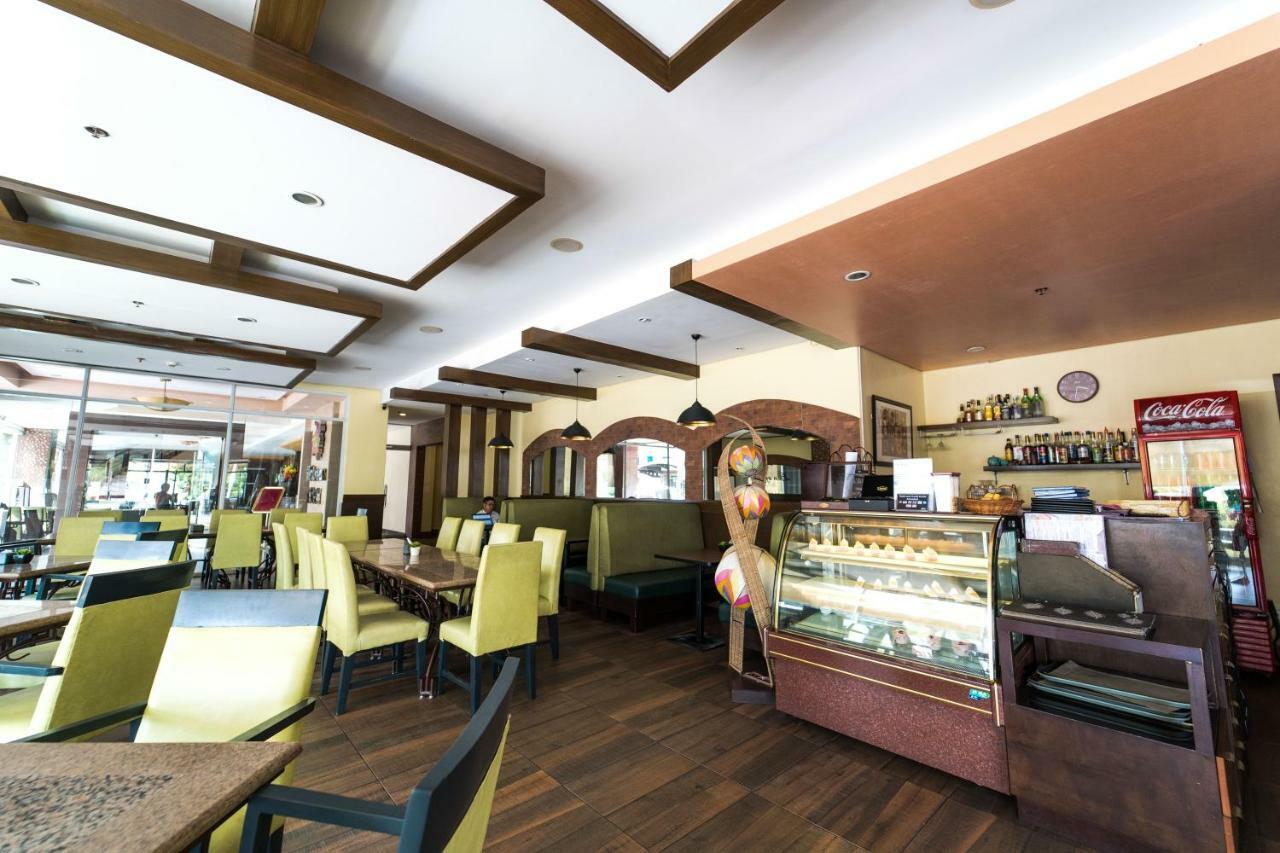 Mo2 Westown Hotel Iloilo Eksteriør billede