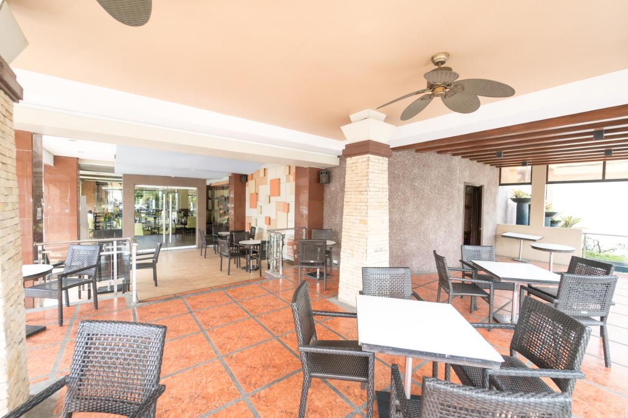 Mo2 Westown Hotel Iloilo Eksteriør billede